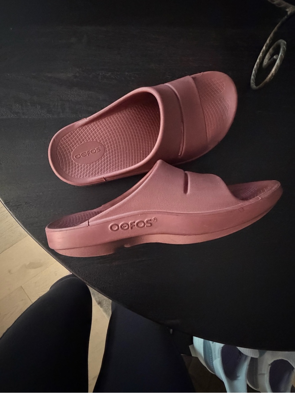 OOFOS Slide Sandals in MERLOT - Picture 4 of 5